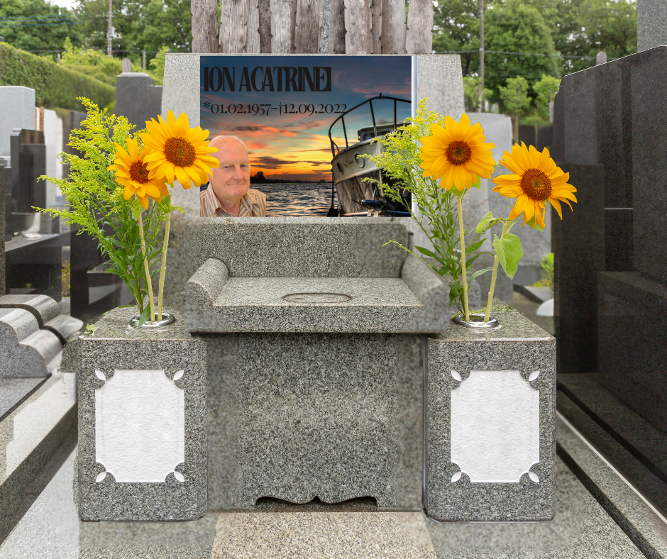 Monument funerar aplicat